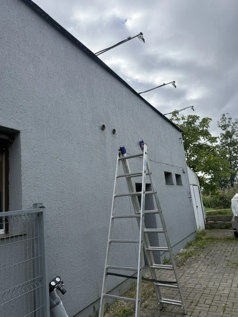Oględziny lokalu biurowego przed montażem klimatyzacji